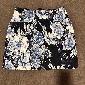 SC & Co Skort Pull-on Womens Medium Blue Floral Pockets Stretch Tummy Control